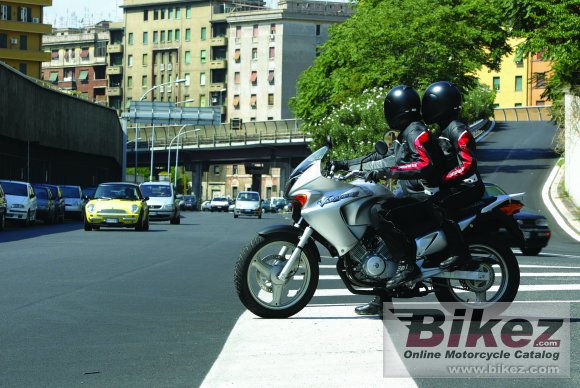 2006 Honda Varadero 125 photo